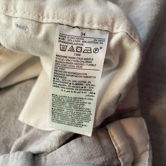 Old Navy Ultimate Slim Shorts - Picture 3 of 5